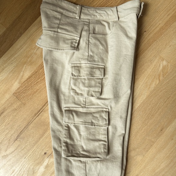 Alter’d State Size M 6 cargo khakis pants travel pockets high waist wide leg - Picture 2 of 8